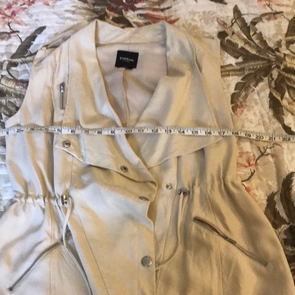 Cream vest - Picture 3 of 5